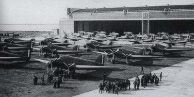 Elmas 1938, Piazzale Savigliano, schieramento di bombardieri e ricognitori per l'anniversario della fondazione dell'Aeronautica