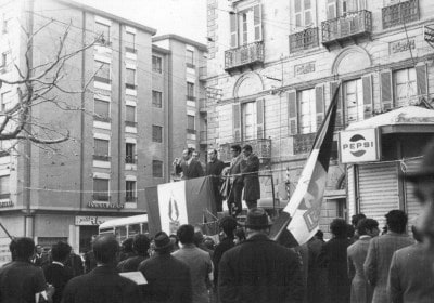 Cagliari, febbraio 1970, Piazza Jenne: <b>Massimo Anderson</b> parla nel corso di una manifestazione del Msi. Sul palco da sinistra: l'On. <b>Alfredo Pazzaglia</b>, il segretario provinciale del Msi <b>Salvatore Delunas</b>, <b>Angelo Abis</b> e il segretario del Msi di Oristano