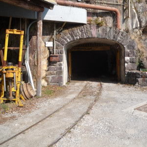 ingresso della miniera di Novazza (Bergamo)