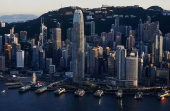 una veduta della 'perla' Hong Kong