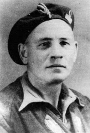 il <b>Magg. Mario Rizzatti</b>, comandante del 12º Battaglione della Nembo, caduto in combattimento a Castel di Decoma il 3 giugno 1944 alla testa dei suoi paracadutisti